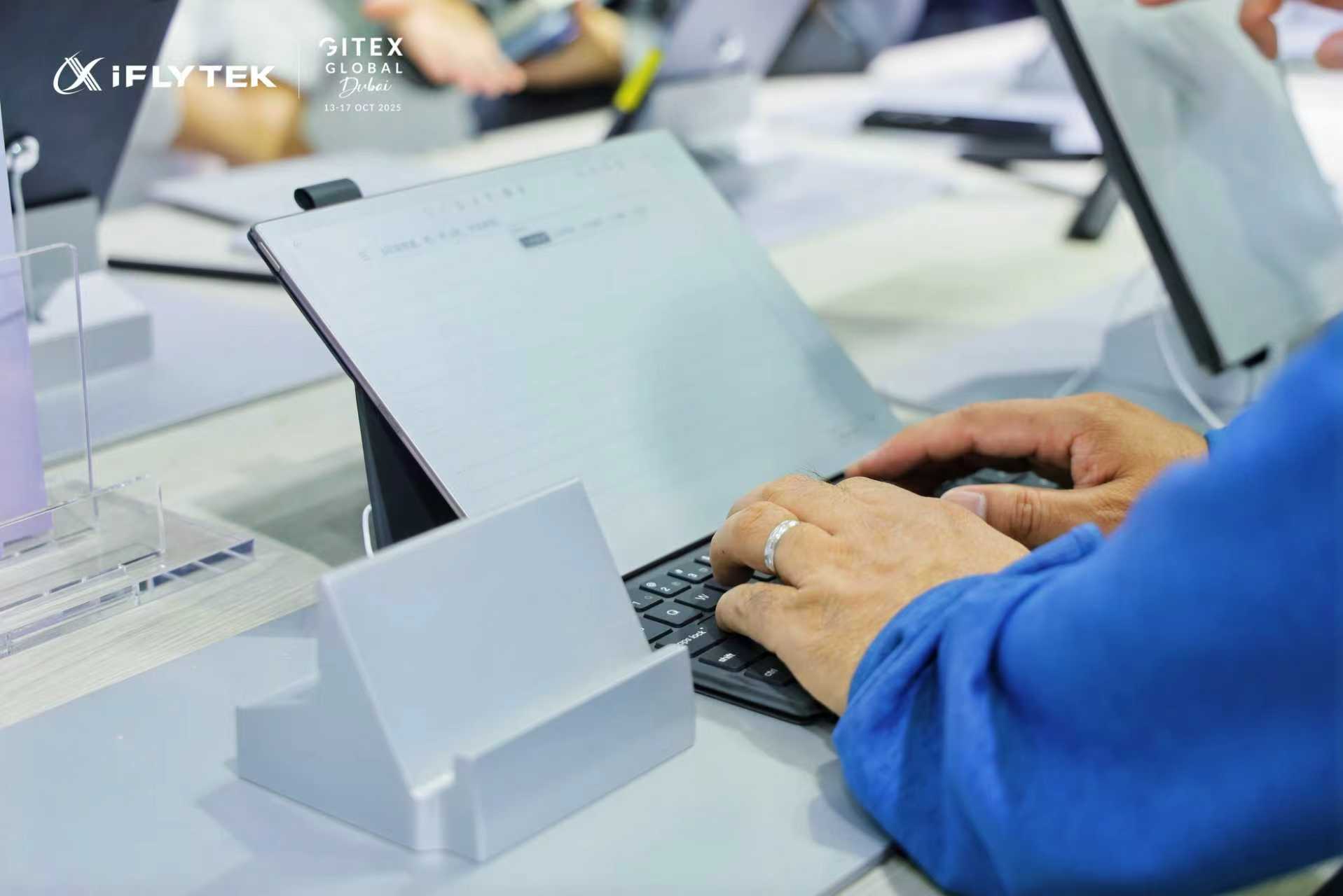 A person using a computer

AI-generated content may be incorrect.